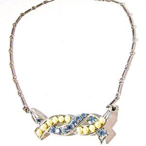 Vintage Coro 1950s Mid-Century Rhinestone and Pearl Necklace